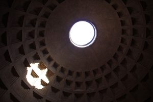 1280px-Rome_-_Pantheon_-_Oculus_0626