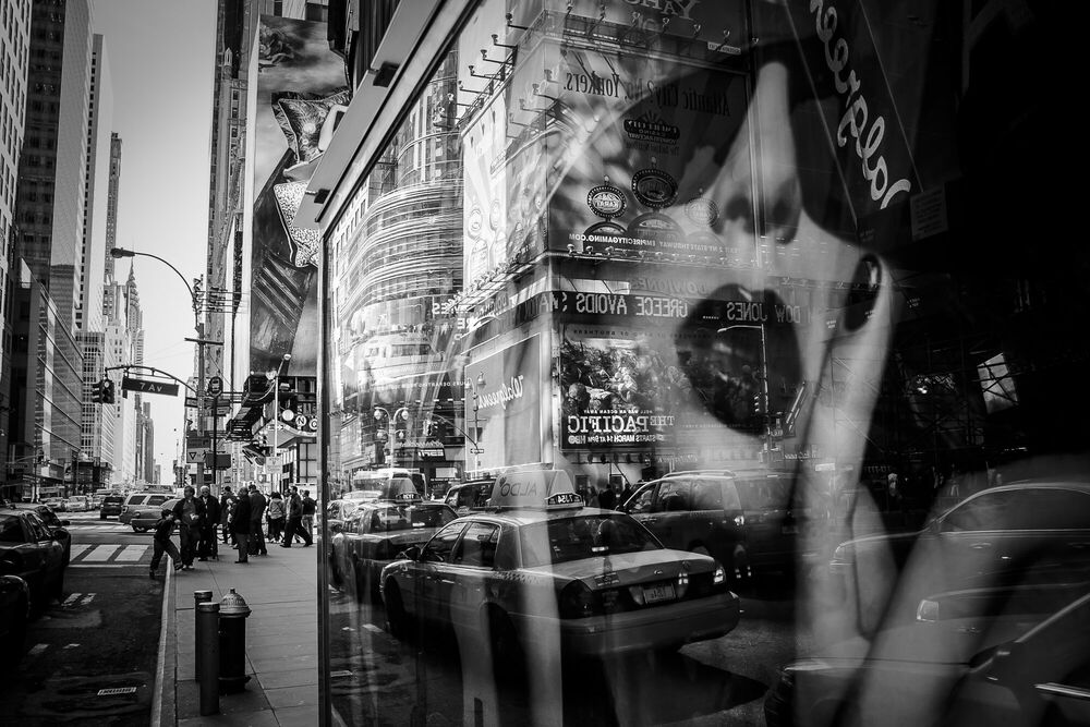 Times Square Reflection, Manhattan, GUILLAUME GAUDET 