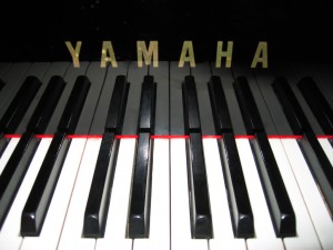 Yamaha-Grand-Piano-Keyboard
