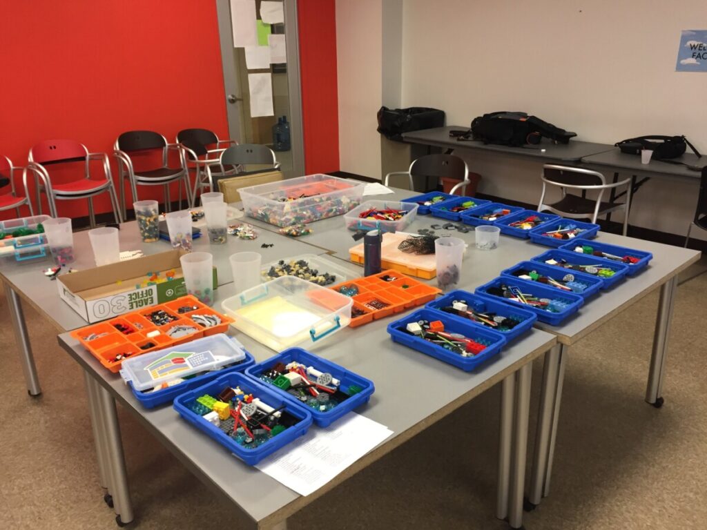LEGO sorting table