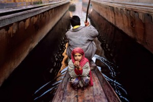 Steve McCurry's India Father and daughter on Dal Lake. Srinagar, Kashmir,1996