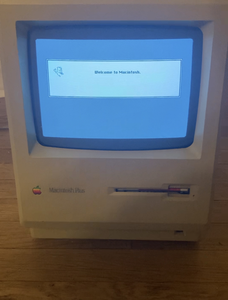 Macintosh Plus booting