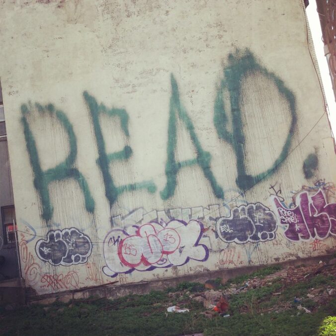 Graffiti: READ.