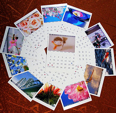 a circle of calendar pages