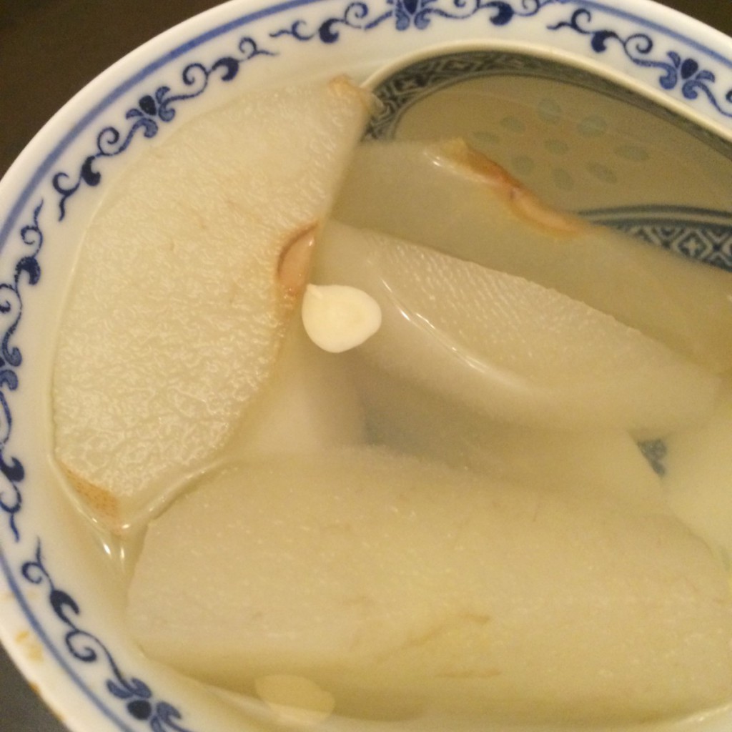 a bowl of pear slices