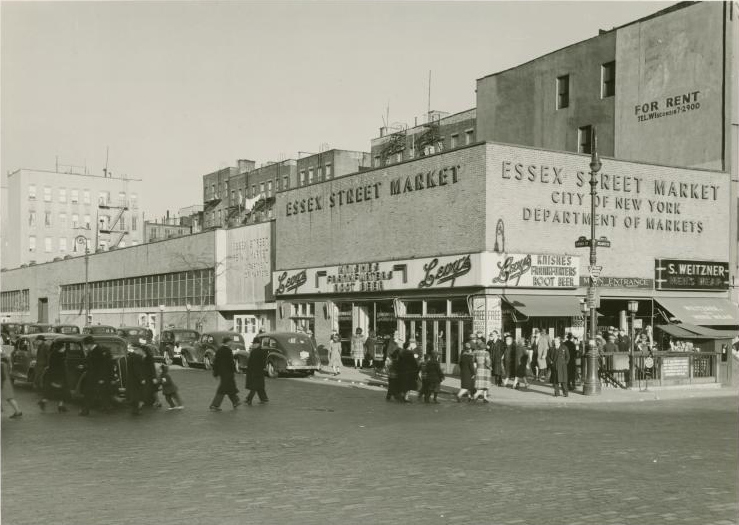 a historic photo of the essex street market