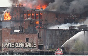 Greenpoint Terminal Market fire, May 2006. flickr user MGChan